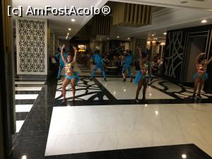 [P21] Spectacol în lobby » foto by AZE
 - 
<span class="allrVoted glyphicon glyphicon-heart hidden" id="av1128855"></span>
<a class="m-l-10 hidden" id="sv1128855" onclick="voting_Foto_DelVot(,1128855,18892)" role="button">șterge vot <span class="glyphicon glyphicon-remove"></span></a>
<a id="v91128855" class=" c-red"  onclick="voting_Foto_SetVot(1128855)" role="button"><span class="glyphicon glyphicon-heart-empty"></span> <b>LIKE</b> = Votează poza</a> <img class="hidden"  id="f1128855W9" src="/imagini/loader.gif" border="0" /><span class="AjErrMes hidden" id="e1128855ErM"></span>