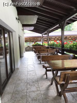 [P43] Terasa restaurantului » foto by krisstinna
 - 
<span class="allrVoted glyphicon glyphicon-heart hidden" id="av1193066"></span>
<a class="m-l-10 hidden" id="sv1193066" onclick="voting_Foto_DelVot(,1193066,18901)" role="button">șterge vot <span class="glyphicon glyphicon-remove"></span></a>
<a id="v91193066" class=" c-red"  onclick="voting_Foto_SetVot(1193066)" role="button"><span class="glyphicon glyphicon-heart-empty"></span> <b>LIKE</b> = Votează poza</a> <img class="hidden"  id="f1193066W9" src="/imagini/loader.gif" border="0" /><span class="AjErrMes hidden" id="e1193066ErM"></span>