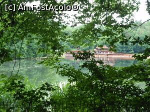 [P08] Sovata - Lacul Ursu, văzut de pe aleea de promenadă. » foto by iulianic
 - 
<span class="allrVoted glyphicon glyphicon-heart hidden" id="av1375038"></span>
<a class="m-l-10 hidden" id="sv1375038" onclick="voting_Foto_DelVot(,1375038,18907)" role="button">șterge vot <span class="glyphicon glyphicon-remove"></span></a>
<a id="v91375038" class=" c-red"  onclick="voting_Foto_SetVot(1375038)" role="button"><span class="glyphicon glyphicon-heart-empty"></span> <b>LIKE</b> = Votează poza</a> <img class="hidden"  id="f1375038W9" src="/imagini/loader.gif" border="0" /><span class="AjErrMes hidden" id="e1375038ErM"></span>