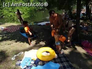 [P07] Lacul Ursu - Sovata. Si mica portiune de iarba unde am gasit un mic loc liber (normal, sarind gardul pontonului).  » foto by vega06
 - 
<span class="allrVoted glyphicon glyphicon-heart hidden" id="av746225"></span>
<a class="m-l-10 hidden" id="sv746225" onclick="voting_Foto_DelVot(,746225,18907)" role="button">șterge vot <span class="glyphicon glyphicon-remove"></span></a>
<a id="v9746225" class=" c-red"  onclick="voting_Foto_SetVot(746225)" role="button"><span class="glyphicon glyphicon-heart-empty"></span> <b>LIKE</b> = Votează poza</a> <img class="hidden"  id="f746225W9" src="/imagini/loader.gif" border="0" /><span class="AjErrMes hidden" id="e746225ErM"></span>