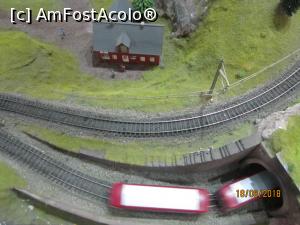 [P27] Tren spre tunel » foto by Storia
 - 
<span class="allrVoted glyphicon glyphicon-heart hidden" id="av1002965"></span>
<a class="m-l-10 hidden" id="sv1002965" onclick="voting_Foto_DelVot(,1002965,18914)" role="button">șterge vot <span class="glyphicon glyphicon-remove"></span></a>
<a id="v91002965" class=" c-red"  onclick="voting_Foto_SetVot(1002965)" role="button"><span class="glyphicon glyphicon-heart-empty"></span> <b>LIKE</b> = Votează poza</a> <img class="hidden"  id="f1002965W9" src="/imagini/loader.gif" border="0" /><span class="AjErrMes hidden" id="e1002965ErM"></span>