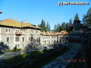 [P35] Castelul Cantacuzino - Curtea interioara din alta perspectiva » foto by Paty
 - 
<span class="allrVoted glyphicon glyphicon-heart hidden" id="av376397"></span>
<a class="m-l-10 hidden" id="sv376397" onclick="voting_Foto_DelVot(,376397,18916)" role="button">șterge vot <span class="glyphicon glyphicon-remove"></span></a>
<a id="v9376397" class=" c-red"  onclick="voting_Foto_SetVot(376397)" role="button"><span class="glyphicon glyphicon-heart-empty"></span> <b>LIKE</b> = Votează poza</a> <img class="hidden"  id="f376397W9" src="/imagini/loader.gif" border="0" /><span class="AjErrMes hidden" id="e376397ErM"></span>
