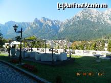 [P41] Castelul Cantacuzino - vedere spre terasa cafenelei 'La Nababu'' (prim-plan) si spre masivul Bucegi » foto by Paty
 - 
<span class="allrVoted glyphicon glyphicon-heart hidden" id="av376575"></span>
<a class="m-l-10 hidden" id="sv376575" onclick="voting_Foto_DelVot(,376575,18916)" role="button">șterge vot <span class="glyphicon glyphicon-remove"></span></a>
<a id="v9376575" class=" c-red"  onclick="voting_Foto_SetVot(376575)" role="button"><span class="glyphicon glyphicon-heart-empty"></span> <b>LIKE</b> = Votează poza</a> <img class="hidden"  id="f376575W9" src="/imagini/loader.gif" border="0" /><span class="AjErrMes hidden" id="e376575ErM"></span>