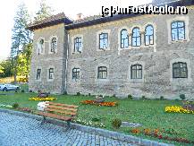 [P06] Castelul Cantacuzino - O parte din gradina din fata castelului » foto by Paty
 - 
<span class="allrVoted glyphicon glyphicon-heart hidden" id="av376171"></span>
<a class="m-l-10 hidden" id="sv376171" onclick="voting_Foto_DelVot(,376171,18916)" role="button">șterge vot <span class="glyphicon glyphicon-remove"></span></a>
<a id="v9376171" class=" c-red"  onclick="voting_Foto_SetVot(376171)" role="button"><span class="glyphicon glyphicon-heart-empty"></span> <b>LIKE</b> = Votează poza</a> <img class="hidden"  id="f376171W9" src="/imagini/loader.gif" border="0" /><span class="AjErrMes hidden" id="e376171ErM"></span>