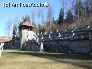 [P11] Bușteni - Castelul Cantacuzino. Turnul de vânătoare.  » foto by iulianic
 - 
<span class="allrVoted glyphicon glyphicon-heart hidden" id="av1033687"></span>
<a class="m-l-10 hidden" id="sv1033687" onclick="voting_Foto_DelVot(,1033687,18916)" role="button">șterge vot <span class="glyphicon glyphicon-remove"></span></a>
<a id="v91033687" class=" c-red"  onclick="voting_Foto_SetVot(1033687)" role="button"><span class="glyphicon glyphicon-heart-empty"></span> <b>LIKE</b> = Votează poza</a> <img class="hidden"  id="f1033687W9" src="/imagini/loader.gif" border="0" /><span class="AjErrMes hidden" id="e1033687ErM"></span>