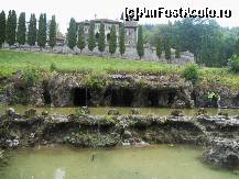 [P31] Grota din fața palatului, acolo unde se spune că există o intrare secretă în palat » foto by pepsi70ro
 - 
<span class="allrVoted glyphicon glyphicon-heart hidden" id="av378995"></span>
<a class="m-l-10 hidden" id="sv378995" onclick="voting_Foto_DelVot(,378995,18916)" role="button">șterge vot <span class="glyphicon glyphicon-remove"></span></a>
<a id="v9378995" class=" c-red"  onclick="voting_Foto_SetVot(378995)" role="button"><span class="glyphicon glyphicon-heart-empty"></span> <b>LIKE</b> = Votează poza</a> <img class="hidden"  id="f378995W9" src="/imagini/loader.gif" border="0" /><span class="AjErrMes hidden" id="e378995ErM"></span>