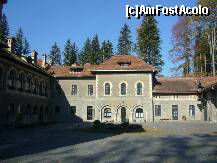 [P11] Castelul Cantacuzino din Busteni, curtea interioara » foto by magdalena
 - 
<span class="allrVoted glyphicon glyphicon-heart hidden" id="av272988"></span>
<a class="m-l-10 hidden" id="sv272988" onclick="voting_Foto_DelVot(,272988,18916)" role="button">șterge vot <span class="glyphicon glyphicon-remove"></span></a>
<a id="v9272988" class=" c-red"  onclick="voting_Foto_SetVot(272988)" role="button"><span class="glyphicon glyphicon-heart-empty"></span> <b>LIKE</b> = Votează poza</a> <img class="hidden"  id="f272988W9" src="/imagini/loader.gif" border="0" /><span class="AjErrMes hidden" id="e272988ErM"></span>