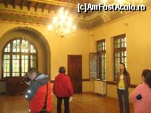 [P19] Ghida noastra ne prezinta camerele de la etaj, cam goale » foto by dorgo
 - 
<span class="allrVoted glyphicon glyphicon-heart hidden" id="av467832"></span>
<a class="m-l-10 hidden" id="sv467832" onclick="voting_Foto_DelVot(,467832,18916)" role="button">șterge vot <span class="glyphicon glyphicon-remove"></span></a>
<a id="v9467832" class=" c-red"  onclick="voting_Foto_SetVot(467832)" role="button"><span class="glyphicon glyphicon-heart-empty"></span> <b>LIKE</b> = Votează poza</a> <img class="hidden"  id="f467832W9" src="/imagini/loader.gif" border="0" /><span class="AjErrMes hidden" id="e467832ErM"></span>