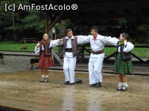 [P19] Cu Mocănița pe Valea Vaserului. La Paltin, cantec, joc si voie buna. » foto by iulianic
 - 
<span class="allrVoted glyphicon glyphicon-heart hidden" id="av1329595"></span>
<a class="m-l-10 hidden" id="sv1329595" onclick="voting_Foto_DelVot(,1329595,18930)" role="button">șterge vot <span class="glyphicon glyphicon-remove"></span></a>
<a id="v91329595" class=" c-red"  onclick="voting_Foto_SetVot(1329595)" role="button"><span class="glyphicon glyphicon-heart-empty"></span> <b>LIKE</b> = Votează poza</a> <img class="hidden"  id="f1329595W9" src="/imagini/loader.gif" border="0" /><span class="AjErrMes hidden" id="e1329595ErM"></span>