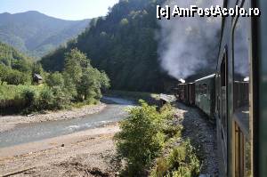 [P07] La curbe se putea fotografia mocanita cu vagoanele ei. Raul Vaser curge pe langa noi...  » foto by Catzus
 - 
<span class="allrVoted glyphicon glyphicon-heart hidden" id="av354590"></span>
<a class="m-l-10 hidden" id="sv354590" onclick="voting_Foto_DelVot(,354590,18930)" role="button">șterge vot <span class="glyphicon glyphicon-remove"></span></a>
<a id="v9354590" class=" c-red"  onclick="voting_Foto_SetVot(354590)" role="button"><span class="glyphicon glyphicon-heart-empty"></span> <b>LIKE</b> = Votează poza</a> <img class="hidden"  id="f354590W9" src="/imagini/loader.gif" border="0" /><span class="AjErrMes hidden" id="e354590ErM"></span>