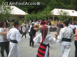[P18] Cantec, joc si voie buna » foto by dorgo
 - 
<span class="allrVoted glyphicon glyphicon-heart hidden" id="av935195"></span>
<a class="m-l-10 hidden" id="sv935195" onclick="voting_Foto_DelVot(,935195,18930)" role="button">șterge vot <span class="glyphicon glyphicon-remove"></span></a>
<a id="v9935195" class=" c-red"  onclick="voting_Foto_SetVot(935195)" role="button"><span class="glyphicon glyphicon-heart-empty"></span> <b>LIKE</b> = Votează poza</a> <img class="hidden"  id="f935195W9" src="/imagini/loader.gif" border="0" /><span class="AjErrMes hidden" id="e935195ErM"></span>
