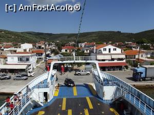 [P14] La urcarea pe ferry, Glyfa » foto by irinad
 - 
<span class="allrVoted glyphicon glyphicon-heart hidden" id="av901871"></span>
<a class="m-l-10 hidden" id="sv901871" onclick="voting_Foto_DelVot(,901871,18936)" role="button">șterge vot <span class="glyphicon glyphicon-remove"></span></a>
<a id="v9901871" class=" c-red"  onclick="voting_Foto_SetVot(901871)" role="button"><span class="glyphicon glyphicon-heart-empty"></span> <b>LIKE</b> = Votează poza</a> <img class="hidden"  id="f901871W9" src="/imagini/loader.gif" border="0" /><span class="AjErrMes hidden" id="e901871ErM"></span>