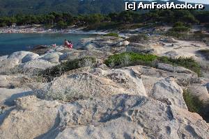 [P20] Karidi beach. In plan indepartat se vede rulota care vindea ceva gustari si bauturi » foto by IoanaV
 - 
<span class="allrVoted glyphicon glyphicon-heart hidden" id="av650719"></span>
<a class="m-l-10 hidden" id="sv650719" onclick="voting_Foto_DelVot(,650719,19015)" role="button">șterge vot <span class="glyphicon glyphicon-remove"></span></a>
<a id="v9650719" class=" c-red"  onclick="voting_Foto_SetVot(650719)" role="button"><span class="glyphicon glyphicon-heart-empty"></span> <b>LIKE</b> = Votează poza</a> <img class="hidden"  id="f650719W9" src="/imagini/loader.gif" border="0" /><span class="AjErrMes hidden" id="e650719ErM"></span>