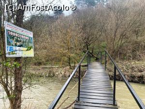 [P15] Pod pietonal peste râul  Corund » foto by AZE
 - 
<span class="allrVoted glyphicon glyphicon-heart hidden" id="av1360518"></span>
<a class="m-l-10 hidden" id="sv1360518" onclick="voting_Foto_DelVot(,1360518,19028)" role="button">șterge vot <span class="glyphicon glyphicon-remove"></span></a>
<a id="v91360518" class=" c-red"  onclick="voting_Foto_SetVot(1360518)" role="button"><span class="glyphicon glyphicon-heart-empty"></span> <b>LIKE</b> = Votează poza</a> <img class="hidden"  id="f1360518W9" src="/imagini/loader.gif" border="0" /><span class="AjErrMes hidden" id="e1360518ErM"></span>