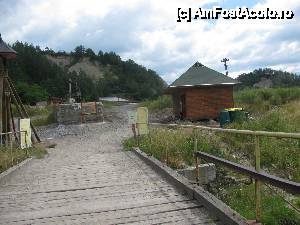 [P04] Intrarea in rezervatie. Inaintea podetului este soseaua asfaltata ce vine din Praid.  » foto by PPP974273
 - 
<span class="allrVoted glyphicon glyphicon-heart hidden" id="av446136"></span>
<a class="m-l-10 hidden" id="sv446136" onclick="voting_Foto_DelVot(,446136,19028)" role="button">șterge vot <span class="glyphicon glyphicon-remove"></span></a>
<a id="v9446136" class=" c-red"  onclick="voting_Foto_SetVot(446136)" role="button"><span class="glyphicon glyphicon-heart-empty"></span> <b>LIKE</b> = Votează poza</a> <img class="hidden"  id="f446136W9" src="/imagini/loader.gif" border="0" /><span class="AjErrMes hidden" id="e446136ErM"></span>