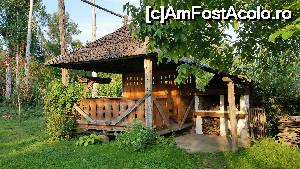 [P04] Foisorul de peste drum, cu gratar.  » foto by aerandria*
 - 
<span class="allrVoted glyphicon glyphicon-heart hidden" id="av651937"></span>
<a class="m-l-10 hidden" id="sv651937" onclick="voting_Foto_DelVot(,651937,19032)" role="button">șterge vot <span class="glyphicon glyphicon-remove"></span></a>
<a id="v9651937" class=" c-red"  onclick="voting_Foto_SetVot(651937)" role="button"><span class="glyphicon glyphicon-heart-empty"></span> <b>LIKE</b> = Votează poza</a> <img class="hidden"  id="f651937W9" src="/imagini/loader.gif" border="0" /><span class="AjErrMes hidden" id="e651937ErM"></span>