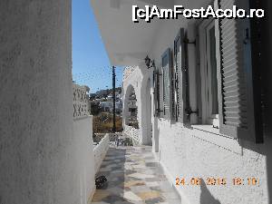 [P06] Acest culoar, unde aveam camera, duce spre o terasă cu o vedere frumoasă spre mare.  » foto by Rodel
 - 
<span class="allrVoted glyphicon glyphicon-heart hidden" id="av651983"></span>
<a class="m-l-10 hidden" id="sv651983" onclick="voting_Foto_DelVot(,651983,19034)" role="button">șterge vot <span class="glyphicon glyphicon-remove"></span></a>
<a id="v9651983" class=" c-red"  onclick="voting_Foto_SetVot(651983)" role="button"><span class="glyphicon glyphicon-heart-empty"></span> <b>LIKE</b> = Votează poza</a> <img class="hidden"  id="f651983W9" src="/imagini/loader.gif" border="0" /><span class="AjErrMes hidden" id="e651983ErM"></span>