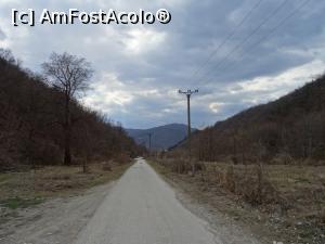[P01] Drumul de 1,5 km dintre malul Dunării și Mănăstirea Vodița.  » foto by tata123 🔱
 - 
<span class="allrVoted glyphicon glyphicon-heart hidden" id="av1070272"></span>
<a class="m-l-10 hidden" id="sv1070272" onclick="voting_Foto_DelVot(,1070272,19048)" role="button">șterge vot <span class="glyphicon glyphicon-remove"></span></a>
<a id="v91070272" class=" c-red"  onclick="voting_Foto_SetVot(1070272)" role="button"><span class="glyphicon glyphicon-heart-empty"></span> <b>LIKE</b> = Votează poza</a> <img class="hidden"  id="f1070272W9" src="/imagini/loader.gif" border="0" /><span class="AjErrMes hidden" id="e1070272ErM"></span>