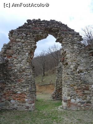 [P12] Ruine biserica Vodița II.  » foto by tata123 🔱
 - 
<span class="allrVoted glyphicon glyphicon-heart hidden" id="av1070283"></span>
<a class="m-l-10 hidden" id="sv1070283" onclick="voting_Foto_DelVot(,1070283,19048)" role="button">șterge vot <span class="glyphicon glyphicon-remove"></span></a>
<a id="v91070283" class=" c-red"  onclick="voting_Foto_SetVot(1070283)" role="button"><span class="glyphicon glyphicon-heart-empty"></span> <b>LIKE</b> = Votează poza</a> <img class="hidden"  id="f1070283W9" src="/imagini/loader.gif" border="0" /><span class="AjErrMes hidden" id="e1070283ErM"></span>