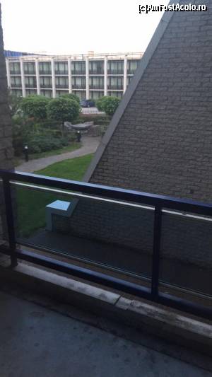 [P05] Vedere de la mine de la balcon. Nu cine stie ce dar mentinut curat si cu verdeata.  » foto by ioana.190192
 - 
<span class="allrVoted glyphicon glyphicon-heart hidden" id="av652375"></span>
<a class="m-l-10 hidden" id="sv652375" onclick="voting_Foto_DelVot(,652375,19050)" role="button">șterge vot <span class="glyphicon glyphicon-remove"></span></a>
<a id="v9652375" class=" c-red"  onclick="voting_Foto_SetVot(652375)" role="button"><span class="glyphicon glyphicon-heart-empty"></span> <b>LIKE</b> = Votează poza</a> <img class="hidden"  id="f652375W9" src="/imagini/loader.gif" border="0" /><span class="AjErrMes hidden" id="e652375ErM"></span>