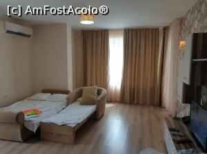 [P05] Livingul apartamentului, cu canapeaua si fotoliul extensibil pe care am dormit eu si copiii » foto by geany_m
 - 
<span class="allrVoted glyphicon glyphicon-heart hidden" id="av1100308"></span>
<a class="m-l-10 hidden" id="sv1100308" onclick="voting_Foto_DelVot(,1100308,19057)" role="button">șterge vot <span class="glyphicon glyphicon-remove"></span></a>
<a id="v91100308" class=" c-red"  onclick="voting_Foto_SetVot(1100308)" role="button"><span class="glyphicon glyphicon-heart-empty"></span> <b>LIKE</b> = Votează poza</a> <img class="hidden"  id="f1100308W9" src="/imagini/loader.gif" border="0" /><span class="AjErrMes hidden" id="e1100308ErM"></span>