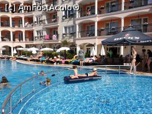 [P07] Vedere de la piscină spre hotel » foto by geany_m
 - 
<span class="allrVoted glyphicon glyphicon-heart hidden" id="av1100310"></span>
<a class="m-l-10 hidden" id="sv1100310" onclick="voting_Foto_DelVot(,1100310,19057)" role="button">șterge vot <span class="glyphicon glyphicon-remove"></span></a>
<a id="v91100310" class=" c-red"  onclick="voting_Foto_SetVot(1100310)" role="button"><span class="glyphicon glyphicon-heart-empty"></span> <b>LIKE</b> = Votează poza</a> <img class="hidden"  id="f1100310W9" src="/imagini/loader.gif" border="0" /><span class="AjErrMes hidden" id="e1100310ErM"></span>