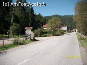 [P01] Plăcuța indicatoare și o parte a parcării » foto by puiutea <span class="label label-default labelC_thin small">NEVOTABILĂ</span>