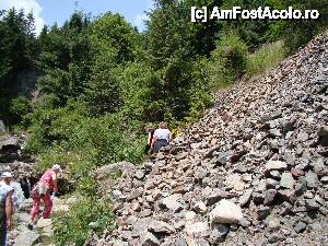 [P07] ['Cascada Vârciorog'] / Am trecut cu bine! Cascada era undeva în stânga față, ascunsă privirilor de vegetație.  » foto by Utube
 - 
<span class="allrVoted glyphicon glyphicon-heart hidden" id="av400412"></span>
<a class="m-l-10 hidden" id="sv400412" onclick="voting_Foto_DelVot(,400412,19078)" role="button">șterge vot <span class="glyphicon glyphicon-remove"></span></a>
<a id="v9400412" class=" c-red"  onclick="voting_Foto_SetVot(400412)" role="button"><span class="glyphicon glyphicon-heart-empty"></span> <b>LIKE</b> = Votează poza</a> <img class="hidden"  id="f400412W9" src="/imagini/loader.gif" border="0" /><span class="AjErrMes hidden" id="e400412ErM"></span>