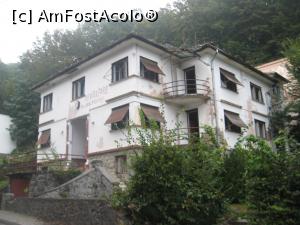 [P18] Vila de vazare, (in paragina), nu departe de vila Muntenia » foto by dorgo
 - 
<span class="allrVoted glyphicon glyphicon-heart hidden" id="av1139530"></span>
<a class="m-l-10 hidden" id="sv1139530" onclick="voting_Foto_DelVot(,1139530,19080)" role="button">șterge vot <span class="glyphicon glyphicon-remove"></span></a>
<a id="v91139530" class=" c-red"  onclick="voting_Foto_SetVot(1139530)" role="button"><span class="glyphicon glyphicon-heart-empty"></span> <b>LIKE</b> = Votează poza</a> <img class="hidden"  id="f1139530W9" src="/imagini/loader.gif" border="0" /><span class="AjErrMes hidden" id="e1139530ErM"></span>