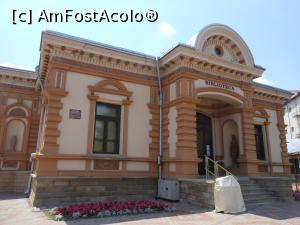 [P05] Roman - Casa Ioachim, azi Biblioteca Municipală „George Radu Melidon”. » foto by iulianic
 - 
<span class="allrVoted glyphicon glyphicon-heart hidden" id="av1187128"></span>
<a class="m-l-10 hidden" id="sv1187128" onclick="voting_Foto_DelVot(,1187128,19098)" role="button">șterge vot <span class="glyphicon glyphicon-remove"></span></a>
<a id="v91187128" class=" c-red"  onclick="voting_Foto_SetVot(1187128)" role="button"><span class="glyphicon glyphicon-heart-empty"></span> <b>LIKE</b> = Votează poza</a> <img class="hidden"  id="f1187128W9" src="/imagini/loader.gif" border="0" /><span class="AjErrMes hidden" id="e1187128ErM"></span>