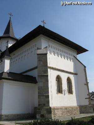 [P07] Biserica „Sf. Parascheva” - elemente de arhitectură » foto by tata123 🔱
 - 
<span class="allrVoted glyphicon glyphicon-heart hidden" id="av596272"></span>
<a class="m-l-10 hidden" id="sv596272" onclick="voting_Foto_DelVot(,596272,19098)" role="button">șterge vot <span class="glyphicon glyphicon-remove"></span></a>
<a id="v9596272" class=" c-red"  onclick="voting_Foto_SetVot(596272)" role="button"><span class="glyphicon glyphicon-heart-empty"></span> <b>LIKE</b> = Votează poza</a> <img class="hidden"  id="f596272W9" src="/imagini/loader.gif" border="0" /><span class="AjErrMes hidden" id="e596272ErM"></span>