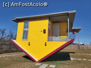 [P03] Casa Răsturnată » foto by diana2015
 - 
<span class="allrVoted glyphicon glyphicon-heart hidden" id="av1218408"></span>
<a class="m-l-10 hidden" id="sv1218408" onclick="voting_Foto_DelVot(,1218408,19120)" role="button">șterge vot <span class="glyphicon glyphicon-remove"></span></a>
<a id="v91218408" class=" c-red"  onclick="voting_Foto_SetVot(1218408)" role="button"><span class="glyphicon glyphicon-heart-empty"></span> <b>LIKE</b> = Votează poza</a> <img class="hidden"  id="f1218408W9" src="/imagini/loader.gif" border="0" /><span class="AjErrMes hidden" id="e1218408ErM"></span>