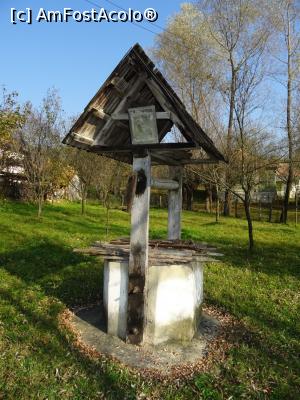 [P13] Fântână în zona comunei Costești.  » foto by tata123 🔱
 - 
<span class="allrVoted glyphicon glyphicon-heart hidden" id="av1132064"></span>
<a class="m-l-10 hidden" id="sv1132064" onclick="voting_Foto_DelVot(,1132064,19120)" role="button">șterge vot <span class="glyphicon glyphicon-remove"></span></a>
<a id="v91132064" class=" c-red"  onclick="voting_Foto_SetVot(1132064)" role="button"><span class="glyphicon glyphicon-heart-empty"></span> <b>LIKE</b> = Votează poza</a> <img class="hidden"  id="f1132064W9" src="/imagini/loader.gif" border="0" /><span class="AjErrMes hidden" id="e1132064ErM"></span>