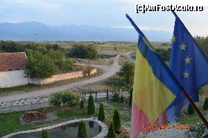 [P22] Vedere de la balcon, in departare muntii Fagaras.  » foto by fregata
 - 
<span class="allrVoted glyphicon glyphicon-heart hidden" id="av656900"></span>
<a class="m-l-10 hidden" id="sv656900" onclick="voting_Foto_DelVot(,656900,19123)" role="button">șterge vot <span class="glyphicon glyphicon-remove"></span></a>
<a id="v9656900" class=" c-red"  onclick="voting_Foto_SetVot(656900)" role="button"><span class="glyphicon glyphicon-heart-empty"></span> <b>LIKE</b> = Votează poza</a> <img class="hidden"  id="f656900W9" src="/imagini/loader.gif" border="0" /><span class="AjErrMes hidden" id="e656900ErM"></span>