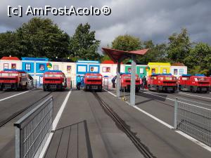 [P04] Brigada de pompieri! O distractie la care am revenit de multe ori. Implica munca de echipa si ceva efort fizic. Foarte dragut! Undeva in lateral poti sa personalizezi (gratis, ceva rarisim, in rest totul se plateste) o diploma pentru echipa de pompieri.  » foto by bmiruna
 - 
<span class="allrVoted glyphicon glyphicon-heart hidden" id="av889124"></span>
<a class="m-l-10 hidden" id="sv889124" onclick="voting_Foto_DelVot(,889124,19139)" role="button">șterge vot <span class="glyphicon glyphicon-remove"></span></a>
<a id="v9889124" class=" c-red"  onclick="voting_Foto_SetVot(889124)" role="button"><span class="glyphicon glyphicon-heart-empty"></span> <b>LIKE</b> = Votează poza</a> <img class="hidden"  id="f889124W9" src="/imagini/loader.gif" border="0" /><span class="AjErrMes hidden" id="e889124ErM"></span>