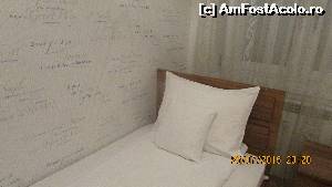[P16] Dormitorul mic; detaliu » foto by crismis
 - 
<span class="allrVoted glyphicon glyphicon-heart hidden" id="av657768"></span>
<a class="m-l-10 hidden" id="sv657768" onclick="voting_Foto_DelVot(,657768,19143)" role="button">șterge vot <span class="glyphicon glyphicon-remove"></span></a>
<a id="v9657768" class=" c-red"  onclick="voting_Foto_SetVot(657768)" role="button"><span class="glyphicon glyphicon-heart-empty"></span> <b>LIKE</b> = Votează poza</a> <img class="hidden"  id="f657768W9" src="/imagini/loader.gif" border="0" /><span class="AjErrMes hidden" id="e657768ErM"></span>