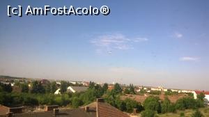 [P12] Avionul în cursul de aterizare după ce a trecut prin fața geamului nostru » foto by baby eyes
 - 
<span class="allrVoted glyphicon glyphicon-heart hidden" id="av950608"></span>
<a class="m-l-10 hidden" id="sv950608" onclick="voting_Foto_DelVot(,950608,19143)" role="button">șterge vot <span class="glyphicon glyphicon-remove"></span></a>
<a id="v9950608" class=" c-red"  onclick="voting_Foto_SetVot(950608)" role="button"><span class="glyphicon glyphicon-heart-empty"></span> <b>LIKE</b> = Votează poza</a> <img class="hidden"  id="f950608W9" src="/imagini/loader.gif" border="0" /><span class="AjErrMes hidden" id="e950608ErM"></span>