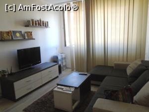 [P11] Central Apartment Oradea: livingul.  » foto by Carmen Ion
 - 
<span class="allrVoted glyphicon glyphicon-heart hidden" id="av1117402"></span>
<a class="m-l-10 hidden" id="sv1117402" onclick="voting_Foto_DelVot(,1117402,19143)" role="button">șterge vot <span class="glyphicon glyphicon-remove"></span></a>
<a id="v91117402" class=" c-red"  onclick="voting_Foto_SetVot(1117402)" role="button"><span class="glyphicon glyphicon-heart-empty"></span> <b>LIKE</b> = Votează poza</a> <img class="hidden"  id="f1117402W9" src="/imagini/loader.gif" border="0" /><span class="AjErrMes hidden" id="e1117402ErM"></span>