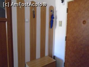 [P07] Central Apartment Oradea: vestibulul.  » foto by Carmen Ion
 - 
<span class="allrVoted glyphicon glyphicon-heart hidden" id="av1117397"></span>
<a class="m-l-10 hidden" id="sv1117397" onclick="voting_Foto_DelVot(,1117397,19143)" role="button">șterge vot <span class="glyphicon glyphicon-remove"></span></a>
<a id="v91117397" class=" c-red"  onclick="voting_Foto_SetVot(1117397)" role="button"><span class="glyphicon glyphicon-heart-empty"></span> <b>LIKE</b> = Votează poza</a> <img class="hidden"  id="f1117397W9" src="/imagini/loader.gif" border="0" /><span class="AjErrMes hidden" id="e1117397ErM"></span>