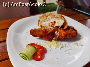 [P47] Terasa pensiunii Fortuna; cordon bleu » foto by crismis
 - 
<span class="allrVoted glyphicon glyphicon-heart hidden" id="av1416697"></span>
<a class="m-l-10 hidden" id="sv1416697" onclick="voting_Foto_DelVot(,1416697,19156)" role="button">șterge vot <span class="glyphicon glyphicon-remove"></span></a>
<a id="v91416697" class=" c-red"  onclick="voting_Foto_SetVot(1416697)" role="button"><span class="glyphicon glyphicon-heart-empty"></span> <b>LIKE</b> = Votează poza</a> <img class="hidden"  id="f1416697W9" src="/imagini/loader.gif" border="0" /><span class="AjErrMes hidden" id="e1416697ErM"></span>