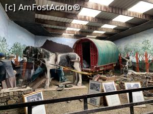 [P11] Doagh Famine Village - exponat despre travellers (populația migratoare locală, foarte similară cu o anumită categorie din România și Estul Europei în general) » foto by DanCld
 - 
<span class="allrVoted glyphicon glyphicon-heart hidden" id="av1179287"></span>
<a class="m-l-10 hidden" id="sv1179287" onclick="voting_Foto_DelVot(,1179287,19173)" role="button">șterge vot <span class="glyphicon glyphicon-remove"></span></a>
<a id="v91179287" class=" c-red"  onclick="voting_Foto_SetVot(1179287)" role="button"><span class="glyphicon glyphicon-heart-empty"></span> <b>LIKE</b> = Votează poza</a> <img class="hidden"  id="f1179287W9" src="/imagini/loader.gif" border="0" /><span class="AjErrMes hidden" id="e1179287ErM"></span>