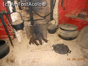 [P31] Bunratty - Folk Park.  » foto by iulianic
 - 
<span class="allrVoted glyphicon glyphicon-heart hidden" id="av802971"></span>
<a class="m-l-10 hidden" id="sv802971" onclick="voting_Foto_DelVot(,802971,19173)" role="button">șterge vot <span class="glyphicon glyphicon-remove"></span></a>
<a id="v9802971" class=" c-red"  onclick="voting_Foto_SetVot(802971)" role="button"><span class="glyphicon glyphicon-heart-empty"></span> <b>LIKE</b> = Votează poza</a> <img class="hidden"  id="f802971W9" src="/imagini/loader.gif" border="0" /><span class="AjErrMes hidden" id="e802971ErM"></span>