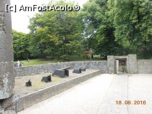 [P06] Bunratty Castle - Tunuri, decor în curtea castelului.  » foto by iulianic
 - 
<span class="allrVoted glyphicon glyphicon-heart hidden" id="av802946"></span>
<a class="m-l-10 hidden" id="sv802946" onclick="voting_Foto_DelVot(,802946,19173)" role="button">șterge vot <span class="glyphicon glyphicon-remove"></span></a>
<a id="v9802946" class=" c-red"  onclick="voting_Foto_SetVot(802946)" role="button"><span class="glyphicon glyphicon-heart-empty"></span> <b>LIKE</b> = Votează poza</a> <img class="hidden"  id="f802946W9" src="/imagini/loader.gif" border="0" /><span class="AjErrMes hidden" id="e802946ErM"></span>