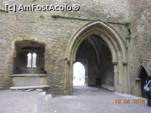 [P20] Rock of Cashel - Ziduri solide, intrări arcuite și tavane boltite.  » foto by iulianic
 - 
<span class="allrVoted glyphicon glyphicon-heart hidden" id="av813937"></span>
<a class="m-l-10 hidden" id="sv813937" onclick="voting_Foto_DelVot(,813937,19173)" role="button">șterge vot <span class="glyphicon glyphicon-remove"></span></a>
<a id="v9813937" class=" c-red"  onclick="voting_Foto_SetVot(813937)" role="button"><span class="glyphicon glyphicon-heart-empty"></span> <b>LIKE</b> = Votează poza</a> <img class="hidden"  id="f813937W9" src="/imagini/loader.gif" border="0" /><span class="AjErrMes hidden" id="e813937ErM"></span>