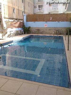 [P06] Piscina hotelului.  » foto by Rodel
 - 
<span class="allrVoted glyphicon glyphicon-heart hidden" id="av659495"></span>
<a class="m-l-10 hidden" id="sv659495" onclick="voting_Foto_DelVot(,659495,19179)" role="button">șterge vot <span class="glyphicon glyphicon-remove"></span></a>
<a id="v9659495" class=" c-red"  onclick="voting_Foto_SetVot(659495)" role="button"><span class="glyphicon glyphicon-heart-empty"></span> <b>LIKE</b> = Votează poza</a> <img class="hidden"  id="f659495W9" src="/imagini/loader.gif" border="0" /><span class="AjErrMes hidden" id="e659495ErM"></span>
