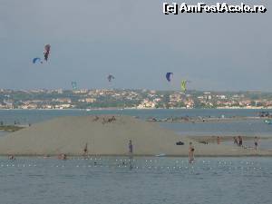 [P13] Laguna Nin - kitesurfing » foto by turist.real
 - 
<span class="allrVoted glyphicon glyphicon-heart hidden" id="av659768"></span>
<a class="m-l-10 hidden" id="sv659768" onclick="voting_Foto_DelVot(,659768,19193)" role="button">șterge vot <span class="glyphicon glyphicon-remove"></span></a>
<a id="v9659768" class=" c-red"  onclick="voting_Foto_SetVot(659768)" role="button"><span class="glyphicon glyphicon-heart-empty"></span> <b>LIKE</b> = Votează poza</a> <img class="hidden"  id="f659768W9" src="/imagini/loader.gif" border="0" /><span class="AjErrMes hidden" id="e659768ErM"></span>