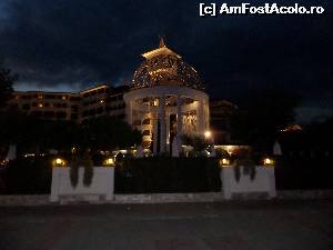 [P28] Spectaculoasa fântână arteziană de la hotel Helena » foto by kikiritzi
 - 
<span class="allrVoted glyphicon glyphicon-heart hidden" id="av661525"></span>
<a class="m-l-10 hidden" id="sv661525" onclick="voting_Foto_DelVot(,661525,19226)" role="button">șterge vot <span class="glyphicon glyphicon-remove"></span></a>
<a id="v9661525" class=" c-red"  onclick="voting_Foto_SetVot(661525)" role="button"><span class="glyphicon glyphicon-heart-empty"></span> <b>LIKE</b> = Votează poza</a> <img class="hidden"  id="f661525W9" src="/imagini/loader.gif" border="0" /><span class="AjErrMes hidden" id="e661525ErM"></span>