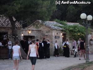 [P04] Seara, in fata satului dalmat, tineri in costume traditionale atrageau turistii cu cantecele lor » foto by monaca
 - 
<span class="allrVoted glyphicon glyphicon-heart hidden" id="av661931"></span>
<a class="m-l-10 hidden" id="sv661931" onclick="voting_Foto_DelVot(,661931,19236)" role="button">șterge vot <span class="glyphicon glyphicon-remove"></span></a>
<a id="v9661931" class=" c-red"  onclick="voting_Foto_SetVot(661931)" role="button"><span class="glyphicon glyphicon-heart-empty"></span> <b>LIKE</b> = Votează poza</a> <img class="hidden"  id="f661931W9" src="/imagini/loader.gif" border="0" /><span class="AjErrMes hidden" id="e661931ErM"></span>