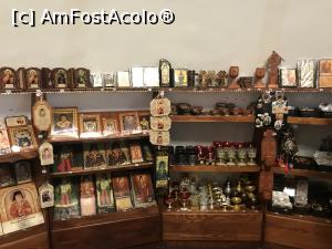 [P32] Templul dorințelor - mister și energie - interior magazin » foto by nicole33
 - 
<span class="allrVoted glyphicon glyphicon-heart hidden" id="av1030535"></span>
<a class="m-l-10 hidden" id="sv1030535" onclick="voting_Foto_DelVot(,1030535,19238)" role="button">șterge vot <span class="glyphicon glyphicon-remove"></span></a>
<a id="v91030535" class=" c-red"  onclick="voting_Foto_SetVot(1030535)" role="button"><span class="glyphicon glyphicon-heart-empty"></span> <b>LIKE</b> = Votează poza</a> <img class="hidden"  id="f1030535W9" src="/imagini/loader.gif" border="0" /><span class="AjErrMes hidden" id="e1030535ErM"></span>