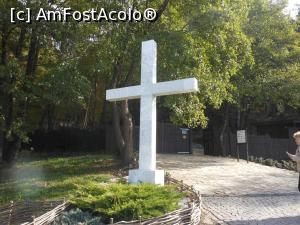 [P04] Șinca Veche - La intrarea în incina mănăstirii rupestre. » foto by iulianic
 - 
<span class="allrVoted glyphicon glyphicon-heart hidden" id="av1333706"></span>
<a class="m-l-10 hidden" id="sv1333706" onclick="voting_Foto_DelVot(,1333706,19238)" role="button">șterge vot <span class="glyphicon glyphicon-remove"></span></a>
<a id="v91333706" class=" c-red"  onclick="voting_Foto_SetVot(1333706)" role="button"><span class="glyphicon glyphicon-heart-empty"></span> <b>LIKE</b> = Votează poza</a> <img class="hidden"  id="f1333706W9" src="/imagini/loader.gif" border="0" /><span class="AjErrMes hidden" id="e1333706ErM"></span>